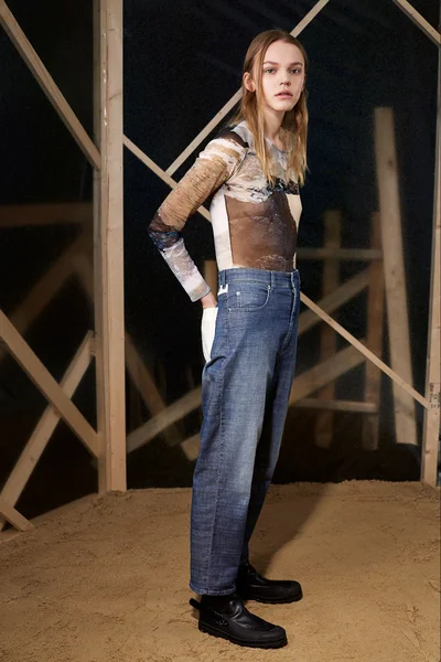 Look 12
